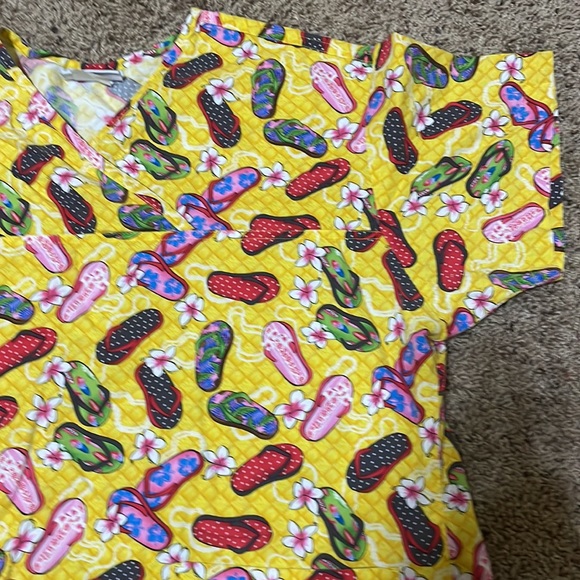 Peaches Uniforms Tops Peaches Scrubs Uniform Large Floral Flipflops
